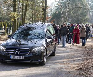 Uroczystości pogrzebowe Ewy Wanat. Dziennikarka spoczęła na cmentarzu miłostowskim w Poznaniu