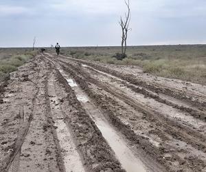 Wsiedli na rowery, żeby zwiedzić Azerbejdżan. Kraj błotnych wulkanów, ognia, czaju i sumaka