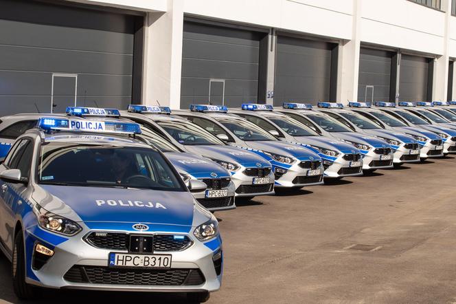 Przekazanie samochodów dla policji