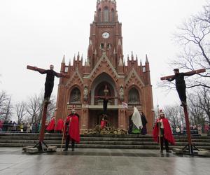 Misterium Męki Pańskiej na kalwaryjskim wzgórzu w Piekarach Śląskich