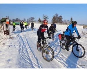 Jak jeździć rowerem po śniegu, czyli lekcja snowbike w Elblągu