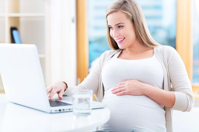 Pracująca kobieta w ciąży