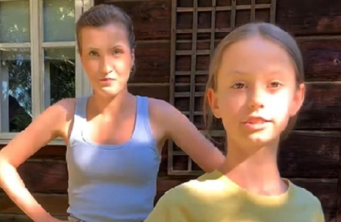 M jak miłość. Natalka (Dominika Suchecka), Hania (Wiktoria Basik)