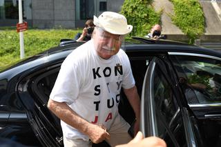 Wybory 2020 Lech Wałęsa zagłosował w koszulce Konstytucja 