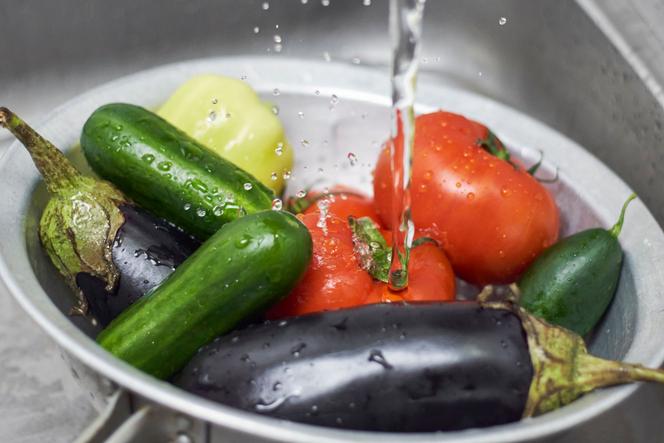 Mycie warzyw i owoców