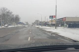 Zimowe warunki na drogach! Śnieg sypie w Olsztynie i w okolicy