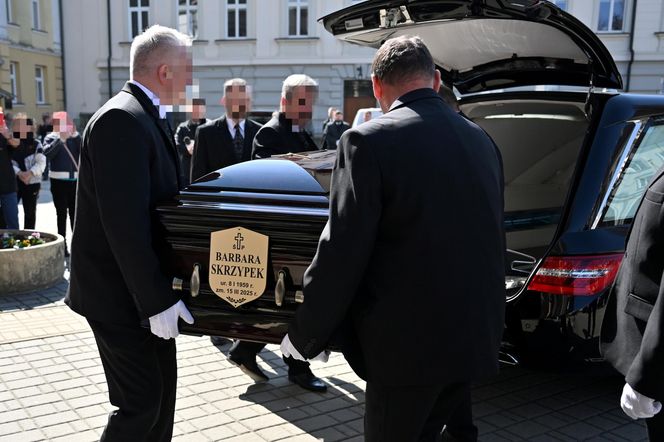 Bliska współpracowniczka Jarosława Kaczyńskiego zmarła nagle w wieku 66 lat. Żegnał ją tłum żałobników