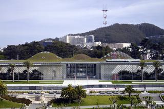 Budynek California Academy of Science: połączenie przyrody z architekturą