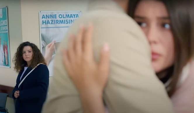 Porywacz Ragip znów zasadza się na Melis i Zeynep.