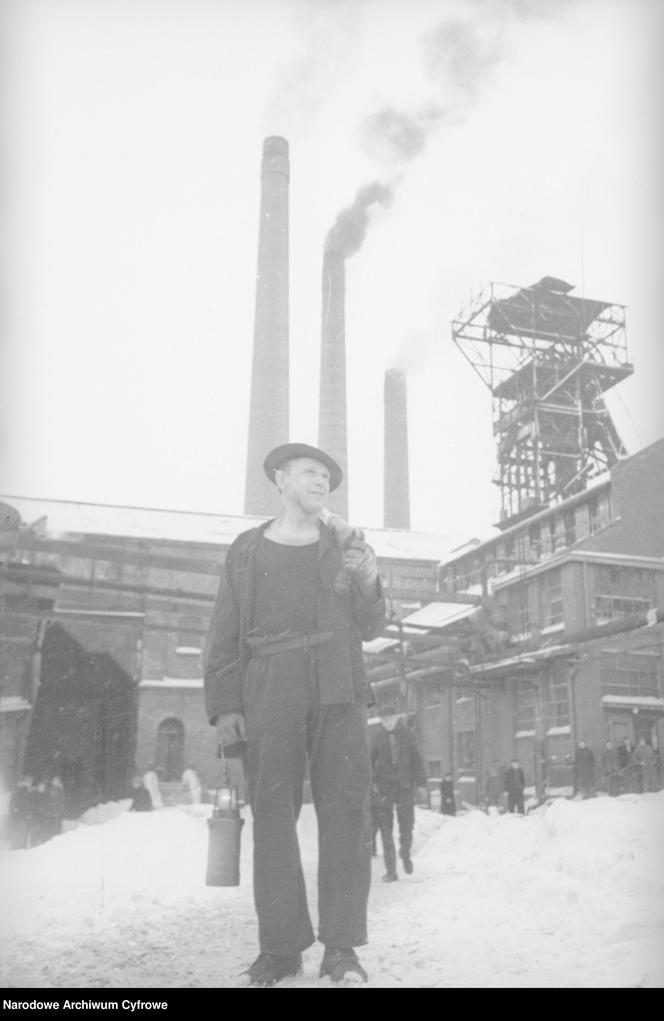 Tak wyglądała praca w wałbrzyskiej kopalnia "Chrobry" w 1946 roku. Niesamowite zdjęcia górników