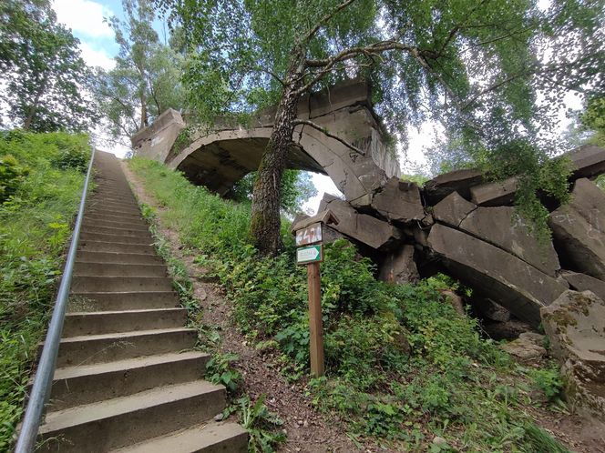 Zwalony most w Grądach Kruklaneckich