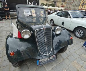 Parada zabytkowych samochodów