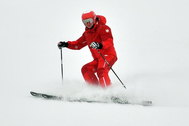 Tusk harata w gałę, a Morawiecki odbija piłeczkę, czyli hobby polityków