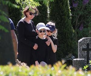 Barbara Sienkiewicz na pogrzebie swojej mamy