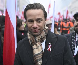 Wicemarszałek Sejmu Krzysztof Bosak przemawia przed rozpoczęciem Marszu Niepodległości 2025