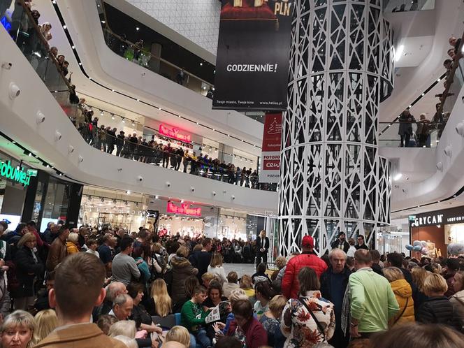 Dzikie tłumy w Galerii Libero. Centrum handlowe świętowało urodziny. Była też loteria 