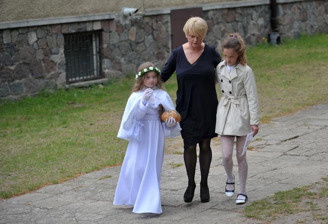 POSŁAŁA KASZMIR DO KOMUNII