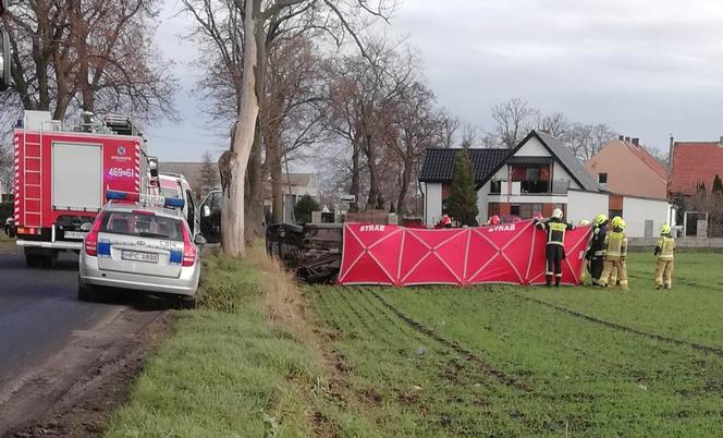 Tragiczny wypadek pod Kruszwicą. Syn prowadził auto, jego tata nie żyje