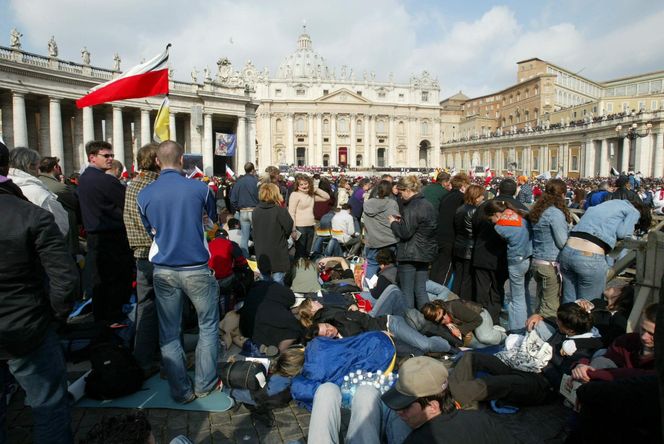 Tak wyglądał pogrzeb Jana Pawła II w Watykanie