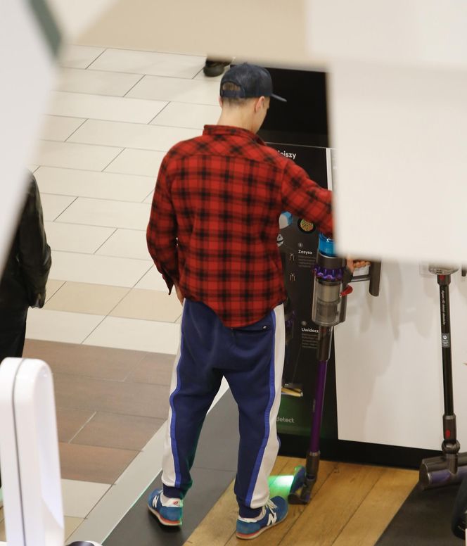 Maciej Zakościelny - męska wyprawa po odkurzacz