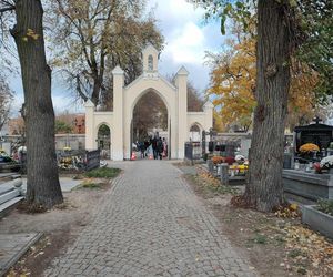 Padł rekord podczas tegorocznej Łomżyńskiej Kwesty - zebrano dużą sumę pieniędzy na cmentarne zabytki!