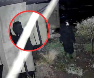 Postać z horroru grasuje w Serocku i okolicach. „Stał pod naszym oknem o 3 w nocy”