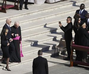 Gafy polityków na pogrzebie papieża Franciszka! Telefony i stroje