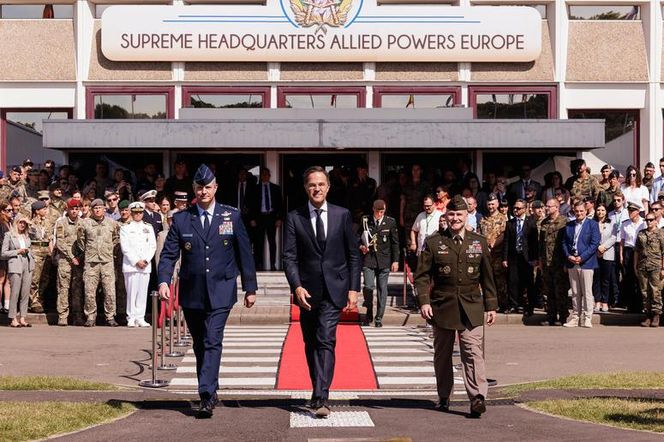 Zmiana na stanowisku Naczelnego Dowódcy Sił NATO