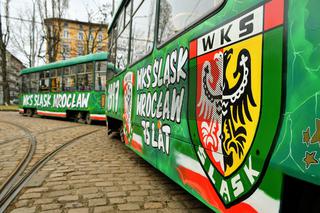 Tramwaj MPK pomalowany w barwy Śląska Wrocław