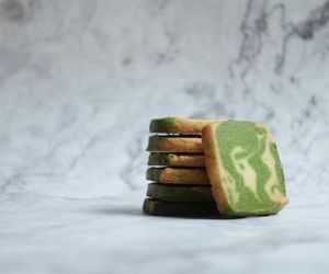 Nie tylko matcha latte. Podpowiadamy, jak jeszcze wykorzystać tę herbatę w kuchni