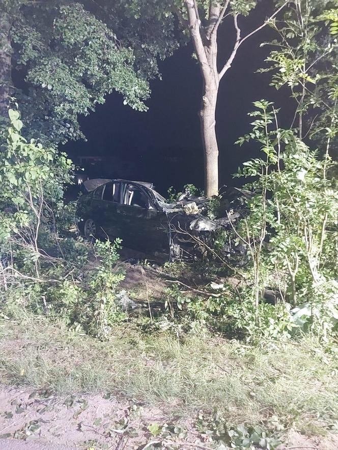 Niespokojna noc na gdańskich drogach. Dwa wypadki i uwięzieni ludzie w samochodach