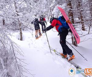 Ruszyli w ekstremalnie trudnych warunkach na pomoc 11-letniemu snowboardziście