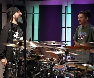Mike Portnoy rzucił wyzwanie swojemu synowi. Miał się nauczyć grać jeden z utworów Dream Theater. Jak sobie poradził? 