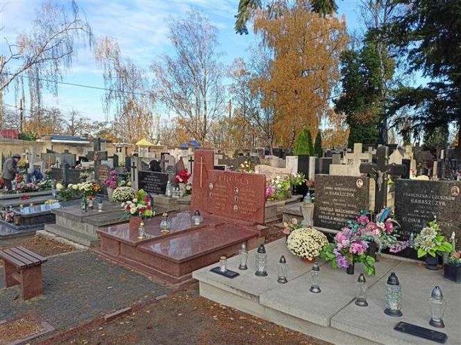 Cmentarz Zarzew 1 listopada