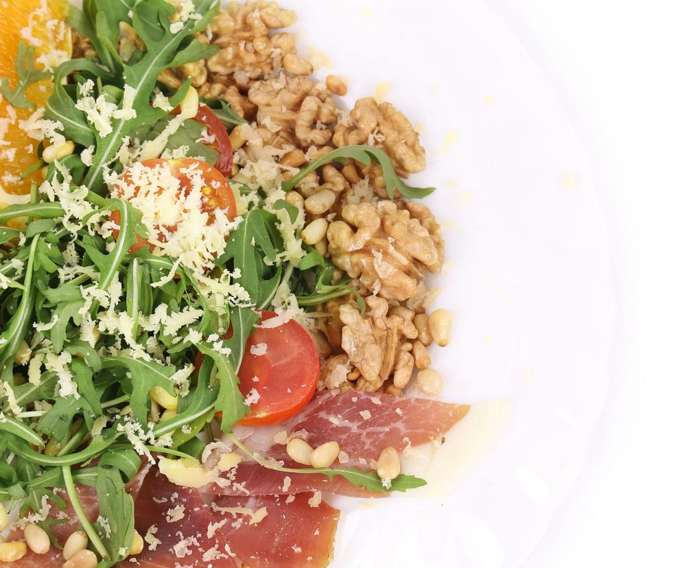 Kiedy nie mam pomysłu na śniadanie, robię tę szybką sałatkę. Mniej niż 5 minut roboty