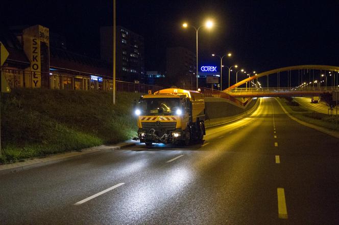 Ulice Płocka sprzątane na mokro