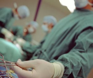 Przepuklina pachwinowa: operacja. Jak przebiega operacja przepukliny pachwinowej?
