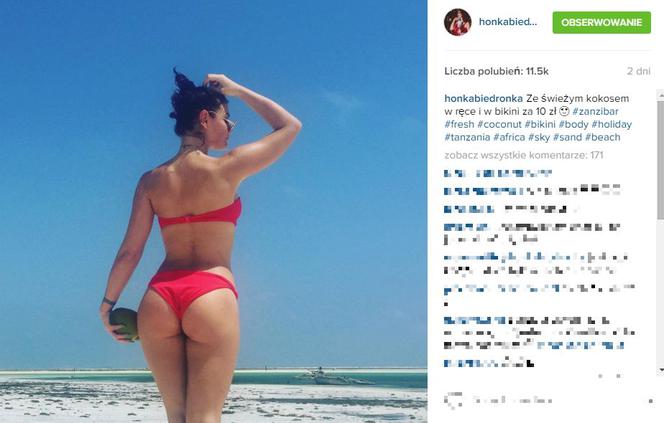 Honorata Skarbek w bikini wygina seksowne ciało na plaży. Zdjęcia z egzotycznych wakacji wokalistki!