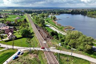 Rozpoczęto budowę przystanku kolejowego na Przylasku Rusieckim. Kiedy będzie można z niego skorzystać?