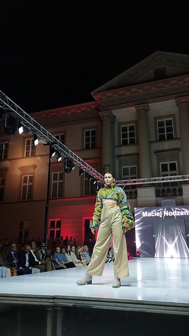 RADOM FASHION SHOW