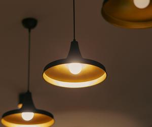 Lampy loftowe do nowoczesnych wnętrz 