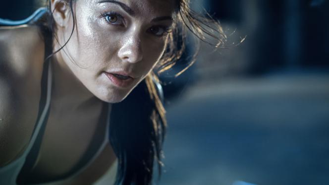 Makijaż na fitness: tak czy nie? Jak malować się na fitness, żeby nie zaszkodzić cerze?
