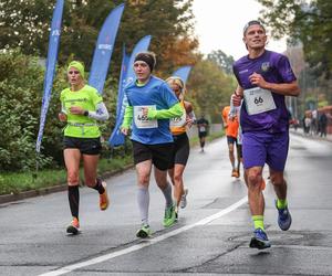 22. Poznań Maraton za nami. Tysiące biegaczy na ulicach Poznania 