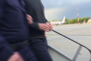 Tak wyglądała ekstradycja Sebastiana M. do Polski. Policja ujawniła nagranie. 