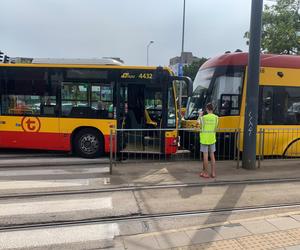 Wypadek na Woli. Autobus miejski zderzył się z tramwajem