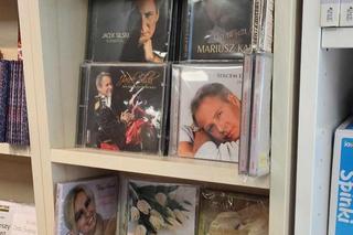 Takie rzeczy można kupić w lokalu Rydzyka! Są nawet płyty tej artystki. Otworzyliśmy usta ze zdziwienia