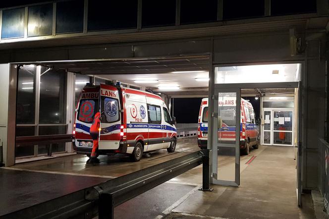 ​Problemy z obsadą karetek w szpitalu w Lesznie - ratownicy na L4
