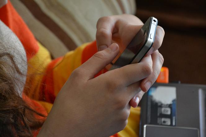 Wyłączając go na dobę można zyskać trzy godziny. Dzisiaj Dzień bez Telefonu 