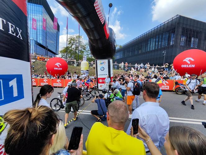 Tour de Pologne w Katowicach. Kolarze bawią się z kibicami