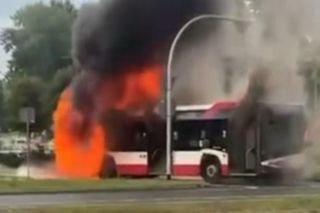 Pożar autobusu miejskiego. W środku było 10 pasażerów 